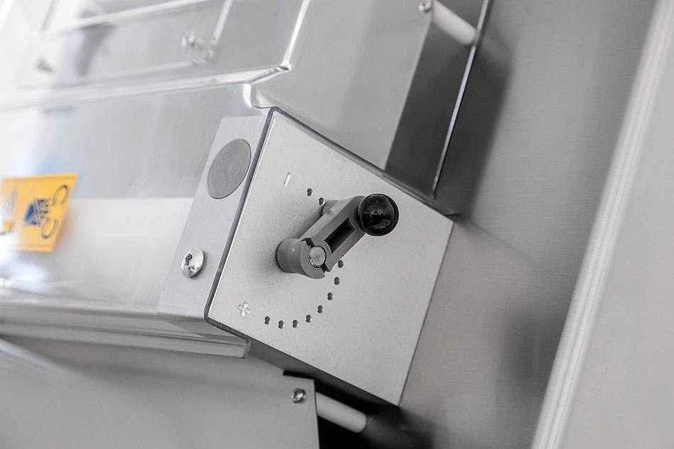 Teigausrollmaschine 2 Rollen Für Pizzen Bis 40 Cm 8 Teigausrollmaschine 2 Rollen Für Pizzen Bis 40 Cm – Bild 6